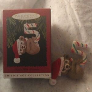 Hallmark Keepsake Ornament 1996 (SKU 007)